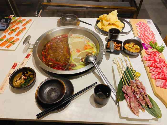 八筒火锅(黄浦路店)-"真的不枉费我们等了一个半小时,总之我是挑.