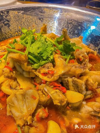 以前看牛蛙挺可怕，很佩服吃的人，而且从小很怕青