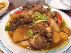 加上面条的大盘鸡-新疆伊宁远征餐厅