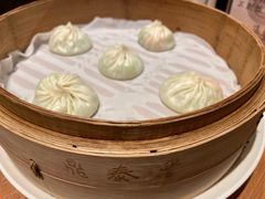 丝瓜虾仁小笼包-鼎泰丰(德基广场店)