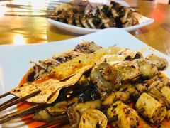 -八一路好吃街(雨田商务大厦店)