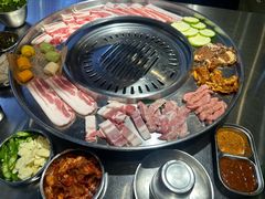 -哈哈碳都·牛肋条无限自助烤肉(宝龙店)