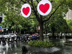 -瑞虹新天地月亮湾