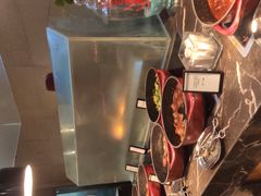 -广州万富希尔顿酒店·感趣自助餐厅·金秋蟹宴生蚝海鲜刺身