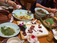 -老滇山寨•云南特色菜•地方菜•民族风情歌舞表演(金碧店)