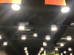 -愉肴麻辣香锅(中山路店)
