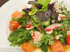-Chom Cafe and Restaurant