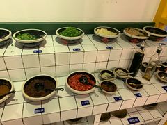 自助调料区-有拈头成都市井火锅(柳市店)