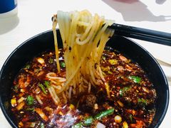 -牵人麻辣粉(粉巷店)