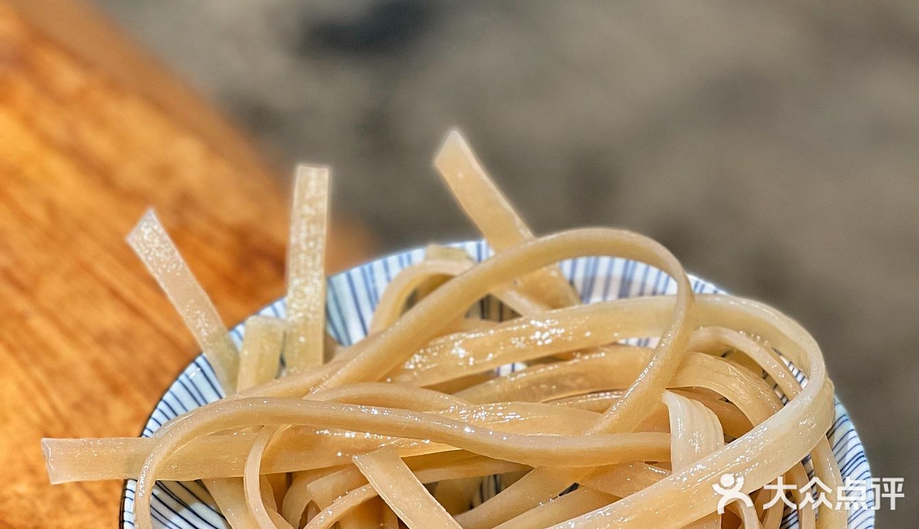 🔵：单方面宣布这家火锅的锅底和蛋炒饭年度最佳