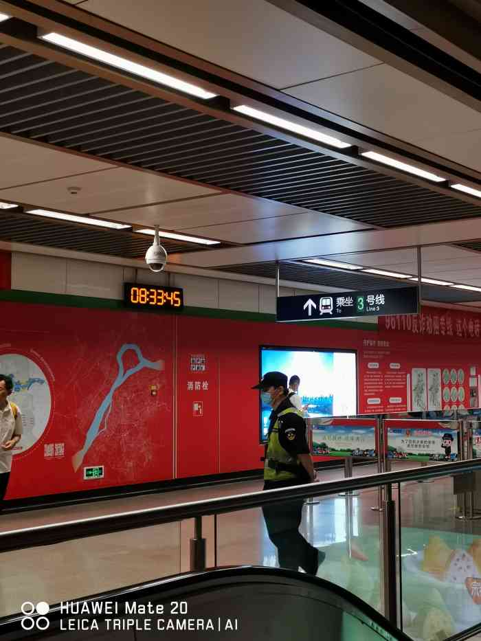 鸡鸣寺(地铁站)-"去鸡鸣寺地铁站的乘客,基本都是去上香的或.