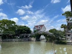 -新场古镇-停车场