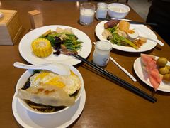-杭州西湖湖滨银泰亚朵酒店