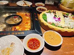 -老牌坊云南鱼豆花火锅(嵩山店)