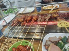 -哈尔滨小酒馆·鲜肉现穿自助烧烤(康新花园店)