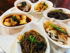 关中小吃拼-天下第一面(大雁塔北广场店)