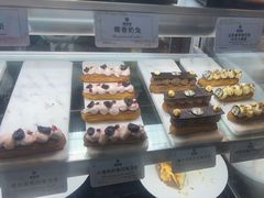 -雍容荟帝王蟹活龙虾展台自助(IFS黑金店)