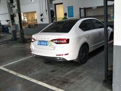 -昆山享达上汽大众斯柯达4S店(昆山店)