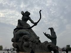 -巴陵广场
