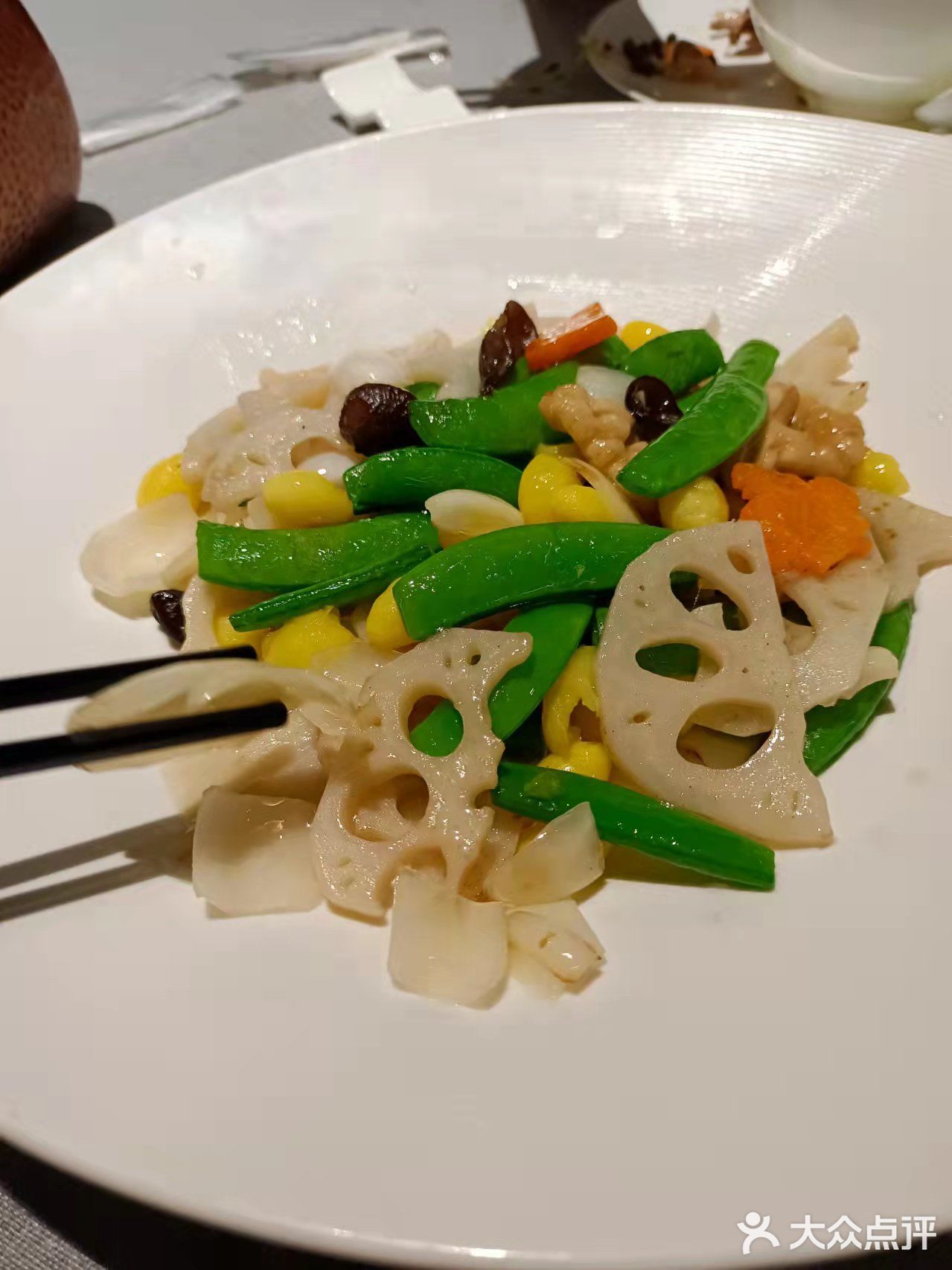 芋头吸油让肉不是那么腻，芋头中也有肉的味道