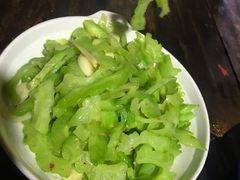 清炒苦瓜-沙洲胡杨焖饼