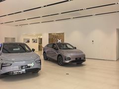 -小鹏汽车上海吴中路销售服务中心