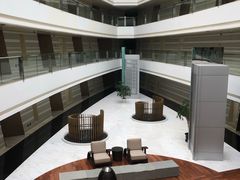 -上海滴水湖皇冠假日酒店