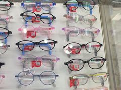 -美式眼镜·授权蔡司.依视路.尼康.豪雅.明月(南翔印象城店)