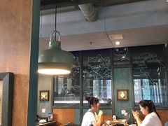 大堂-鸣记脆皮烤鱼·海鲜烤鱼(三八广场店)