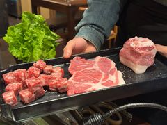 -肉甲韩国木炭烤肉(新壹街1店)