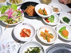 餐前小菜-本家韩国烤肉(青岛万象城店)