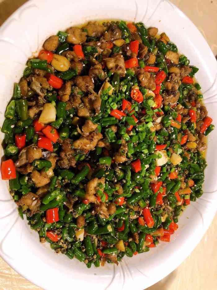 夜宵肴江湖菜大排档-"作为一个上海人,他们家的江湖菜美味又独具.