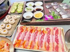 -围炉肉舍•炭烤活鳗•丹东海鲜烤肉(步行街店)