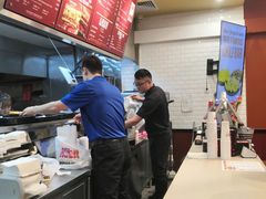 -The Habit Burger Grill 哈比特汉堡(爱琴海店)