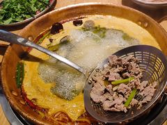 -洱火云南酸菜牛肉火锅(石景山当代商城店)