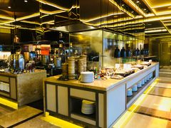自助取餐区-大中华希尔顿酒店-念自助餐·嗨啤·小龙虾