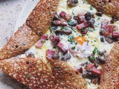 鸡蛋蘑菇熏肉荞麦可丽饼-RAC BAR(安福路店)