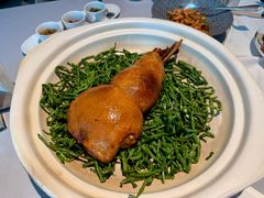 葱烤八宝葫芦鸭-屋里厢上海菜馆