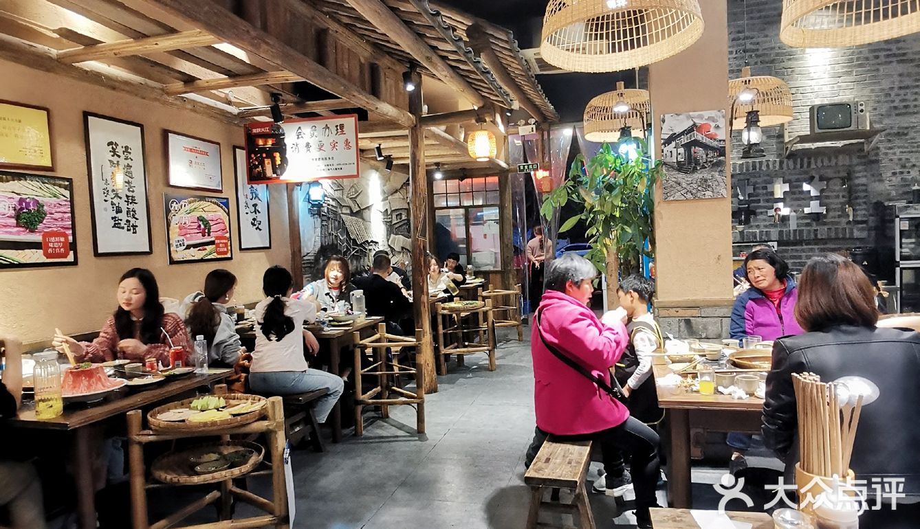 成都探店｜不出成都就能吃到的地道重庆老火锅