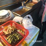烤鲫鱼都是现杀的！超新鲜，鱼肉甜甜的一点也不腥