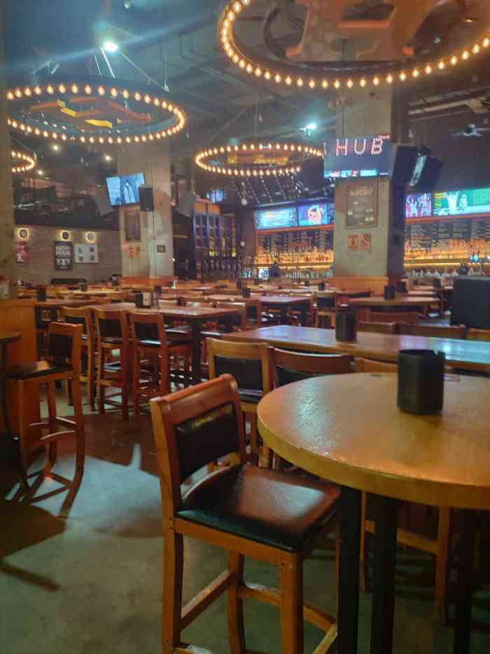 hib hub公社-"发现长沙的酒吧基本都是很多人聚集但没有唱.