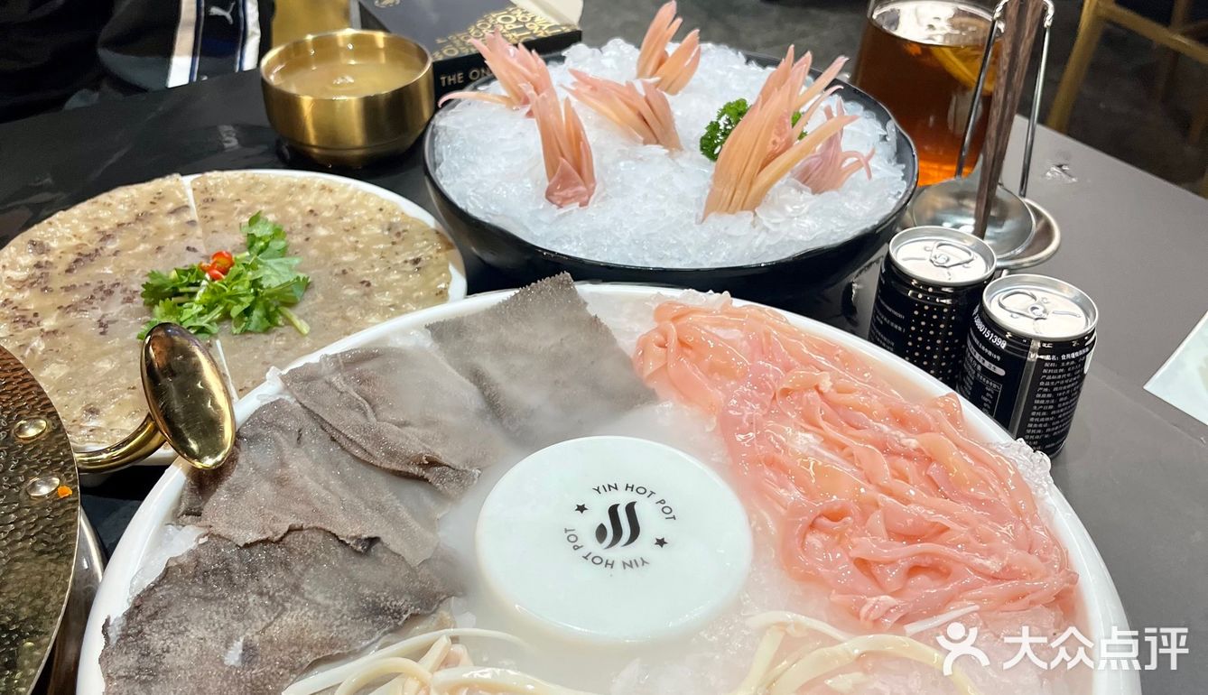 成都首家黑金火锅店❗️在吧台上吃火锅什么体验❓