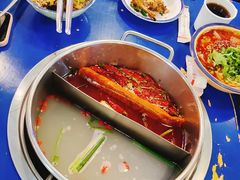 -马路边边串串香形象店(磐石路店)