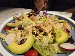 牛油果大虾沙拉-JUKEBOX玖部音乐餐厅(华侨城店)