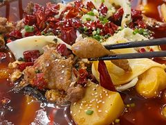 -晓彭肥肠鸡·泡椒鸡火锅(水木天地店)