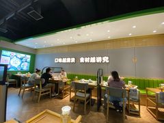 大堂-煲大王猪肚鸡·椰子鸡火锅(红谷滩万达店)