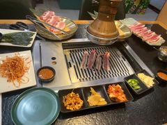 -臻牛烤肉
