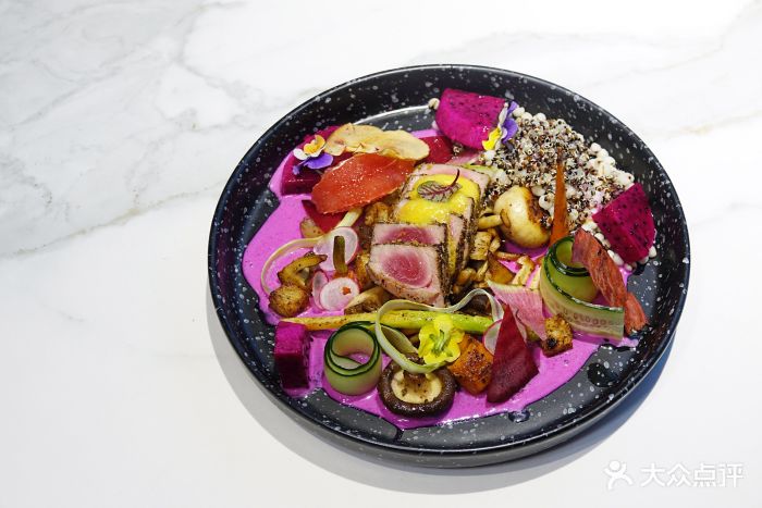 grok金枪鱼藜麦沙拉