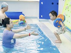 -戊辰亲子游泳俱乐部
