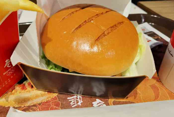 肯德基(金湖路店)-"b b q手撕猪肉卷不好吃,还是老北京好.